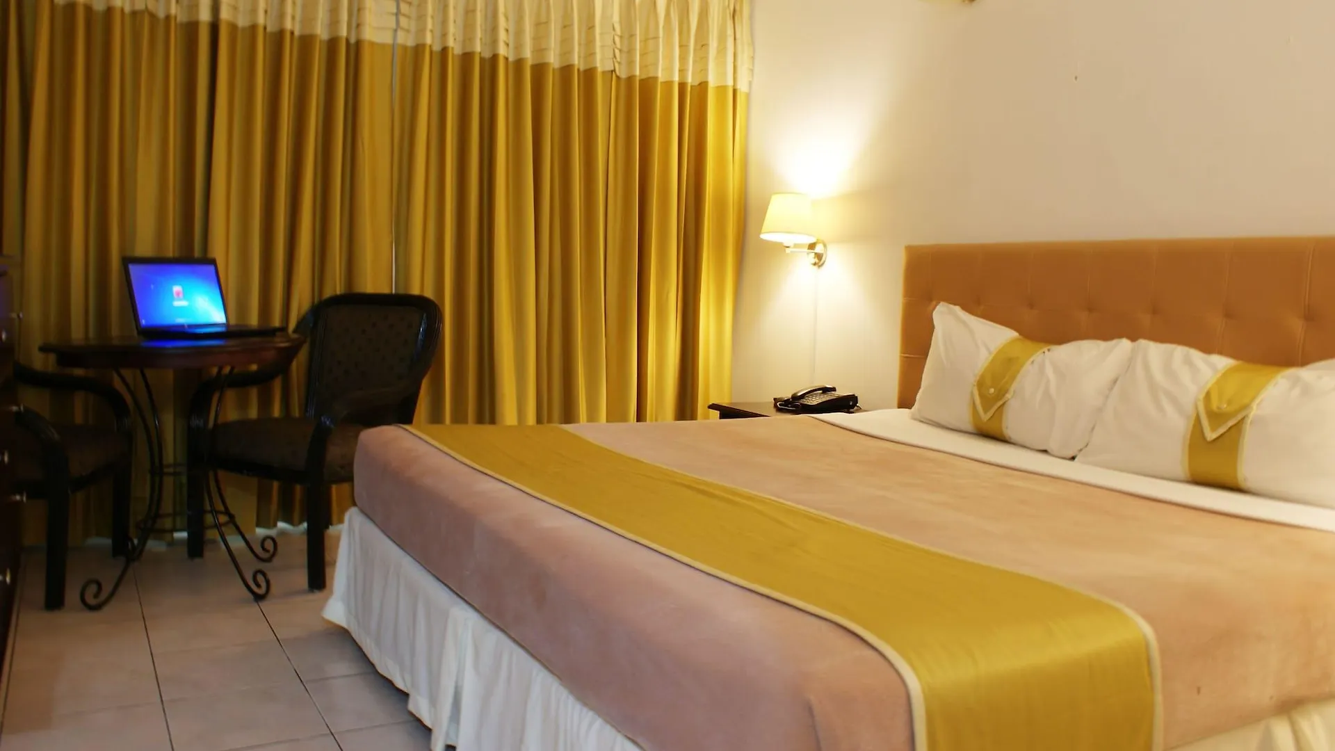 Altamont Court Hotel Kingston