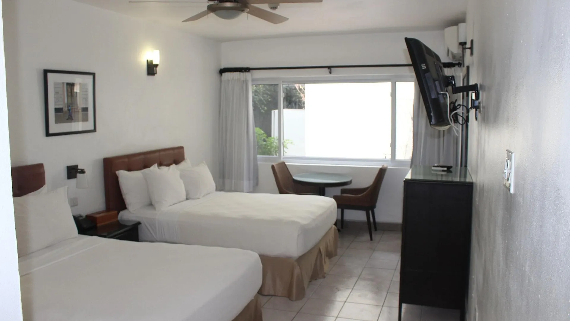 Altamont Court Hotel Kingston