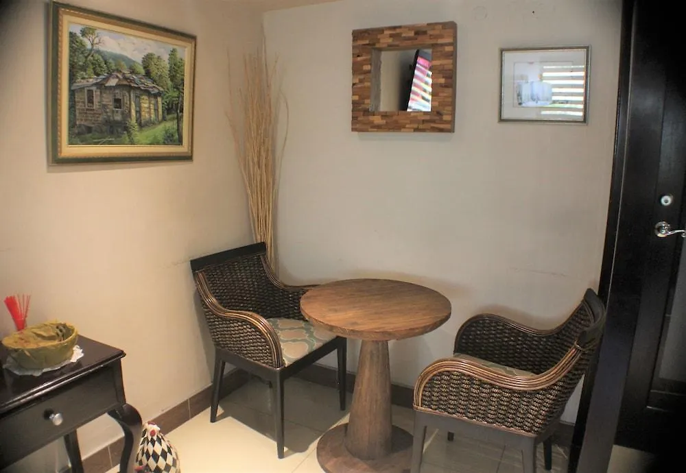 ***  Altamont Court Hotel Kingston Jamaica