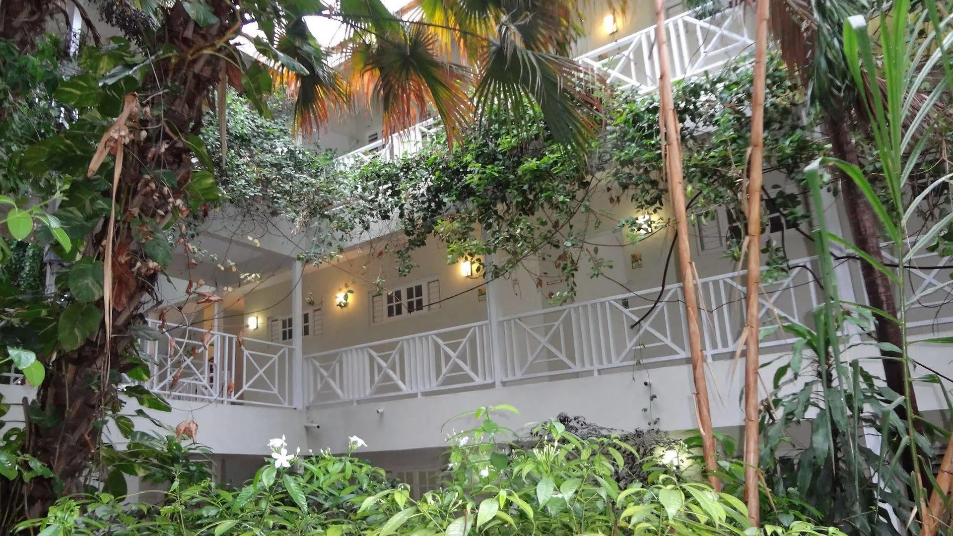 Altamont Court Hotel Kingston